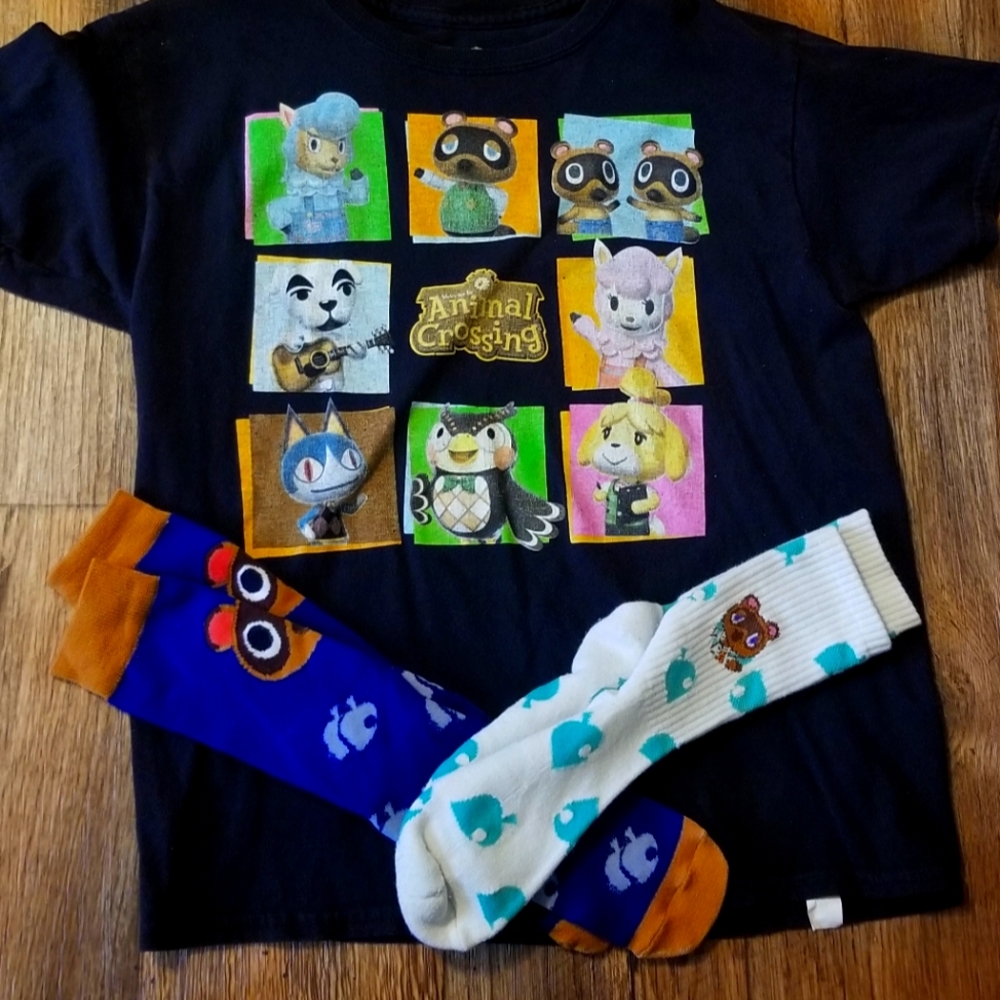 Animal Crossing Tshirt 14/16 Boys with 2 pair animal crossing socks